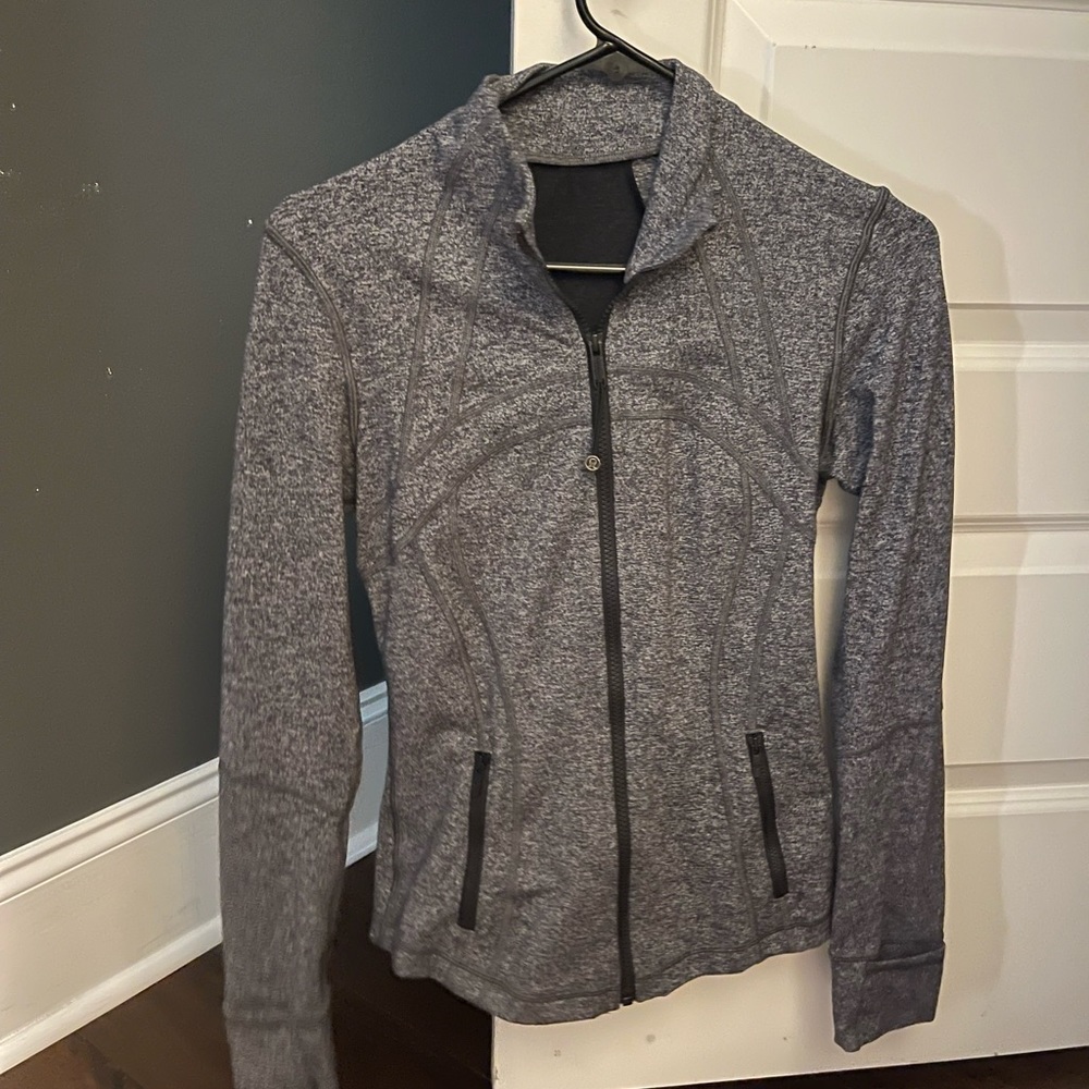 Lululemon define jacket size 4